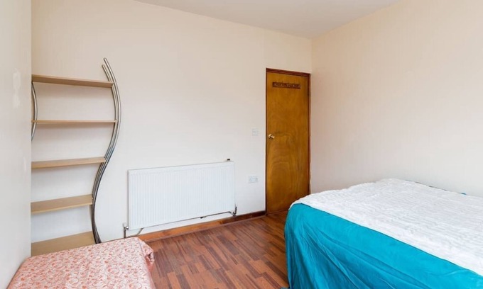 Selly Oak Apartment | Convenient 3-Bed Apartment Close to University & Breakfast