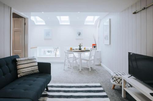 Tavistock Apartment | Cozy 3 Bed Boutique Holiday Home in Town Centre