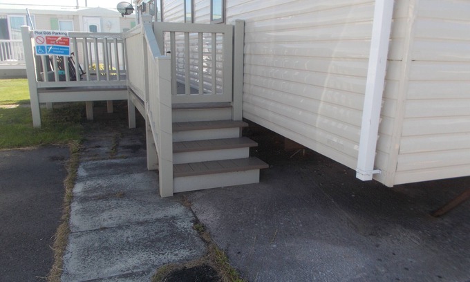 St George Ski Chalet | Comfortable 3-Bed Caravan Near Family-Friendly Abergele