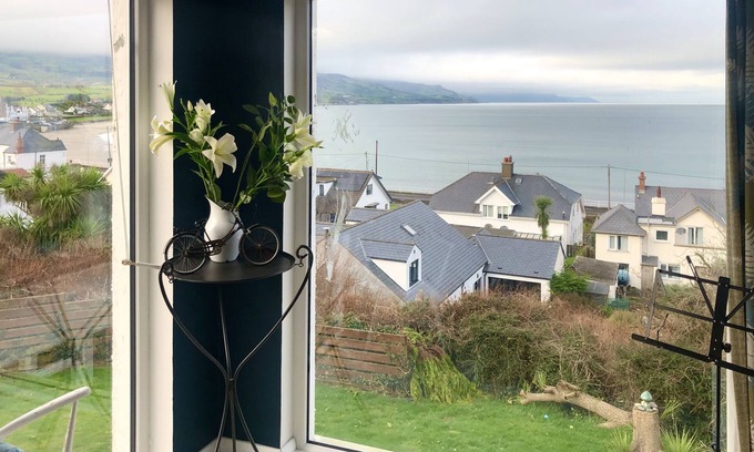 Ballygally House | Seaview Cottage: Pet-Friendly Retreat with 10/10 Rating