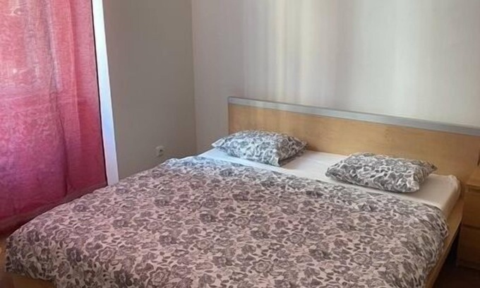 Andel Apartment | Exceptional 3-Bed Apartment Near the River with Breakfast