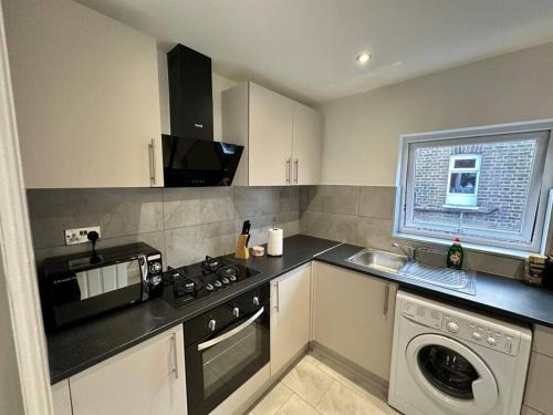 Harringay Apartment | Family-Friendly 3-Bed Hackney/Harringay Flat with High Ratings