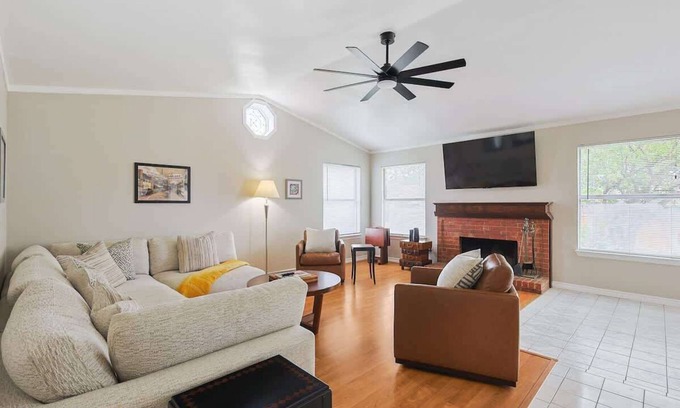 Garland House | Inviting 3 Bedroom Home in Garland with Great Amenities