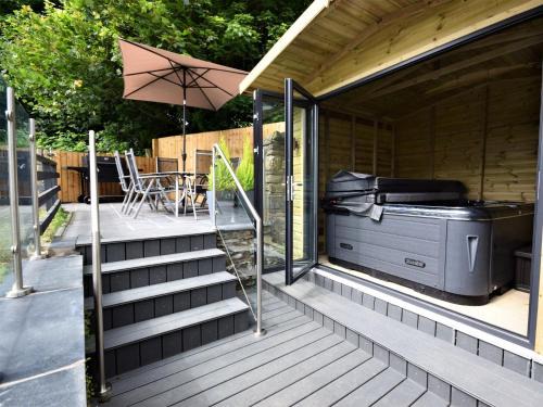 Swimbridge House | Family-Friendly 3-Bed Retreat in Barnstaple with Hot Tub