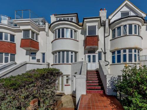 Bexhill-on-Sea Apartment | Family-Friendly 3-Bed Accommodations in Bexhill on Sea