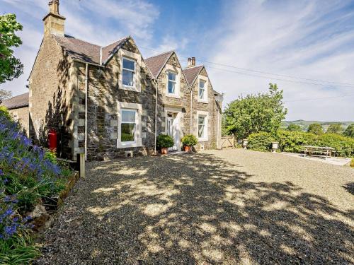 Biggar House | Family-Friendly 3-Bed Retreat in Biggar