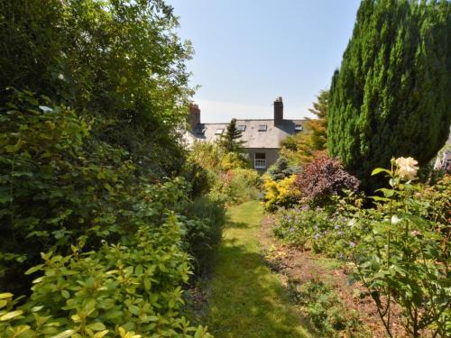 Bridport House | Ideal 3-Bed Retreat in Bothenhampton - Family & Pet Friendly