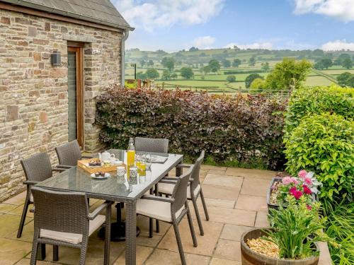 Llanfihangel Tal-y-llyn House | Pet-Friendly 3-Bed Retreat in Brecon for Your Family