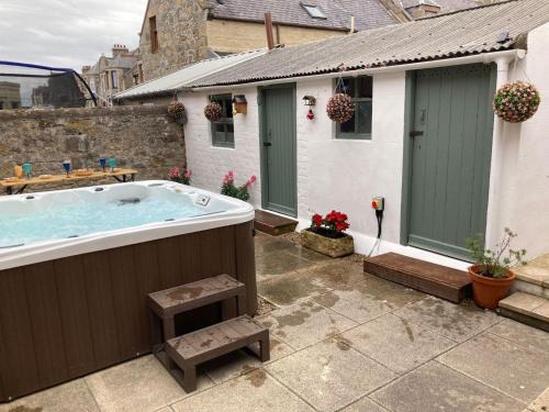 Buckie House | Comfortable 3-Bed Retreat in Buckie with Hot Tub