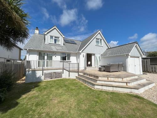 Bude House | Convenient 3-Bed Family Retreat in Bude with Amenities