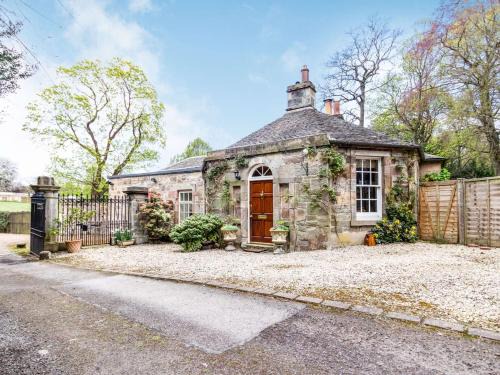 Lasswade House | Family-Friendly 3-Bedroom Retreat in Edinburgh