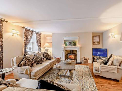 Harbottle House | Comfortable 3-Bed Retreat in Harbottle with Great Amenities