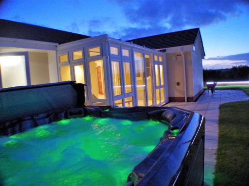 Hartland House | Cozy 3-Bed Retreat in Hartland with Hot Tub & Pet Access
