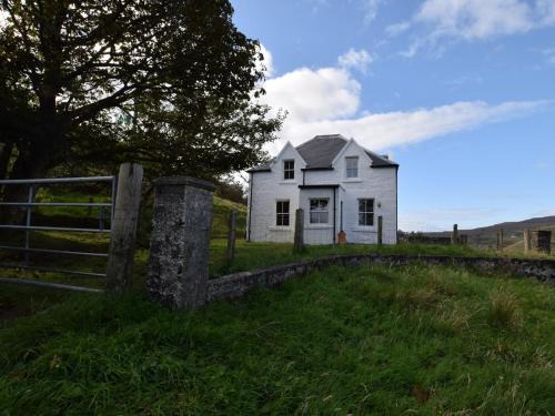 Colbost House | Family-Friendly 3 Bed Retreat in Isle of Skye with Hot Tub