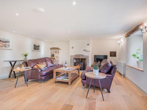 Shap House | Family-Friendly 3 Bed Retreat in Shap with Hot Tub