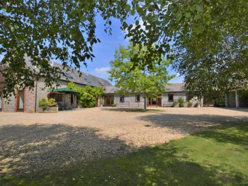 Alweston House | Pet-Friendly 3-Bedroom Retreat in Sherborne