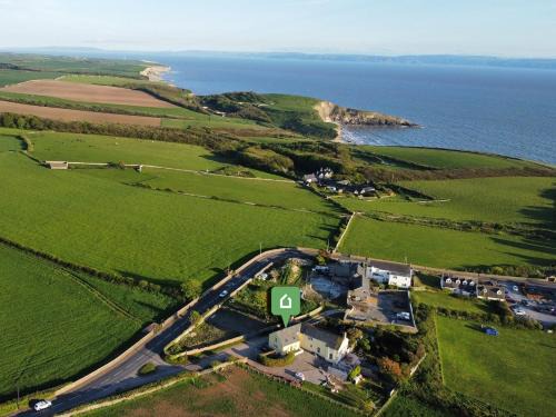 Southerndown Apartment | Family-Friendly 3-Bed Retreat in Southerndown, 4-Star Stay
