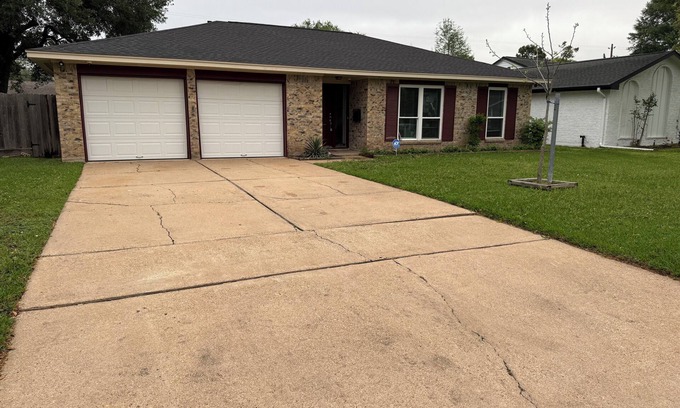 Woodlake - Briar Meadow House | 3 Bed Luxury Home down the street from the Galleria