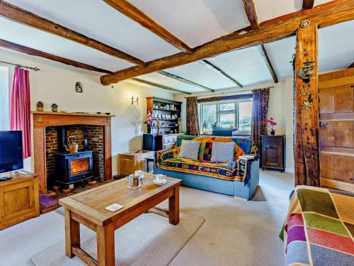 Hythe House | Family-Friendly 3-Bed Retreat in Aldington