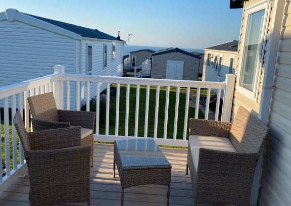 New Quay Resort | Cozy 3-Bed Caravan with Sea View & Pool Access