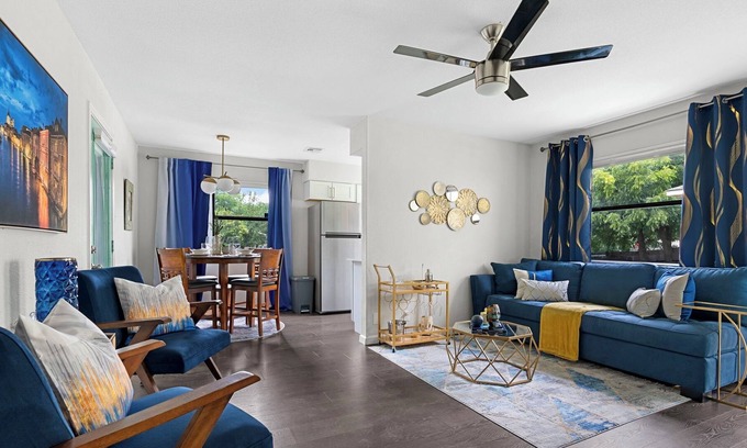 St. Johns House | 3-Bed Venetian Oasis in Austin + Outdoor Patio