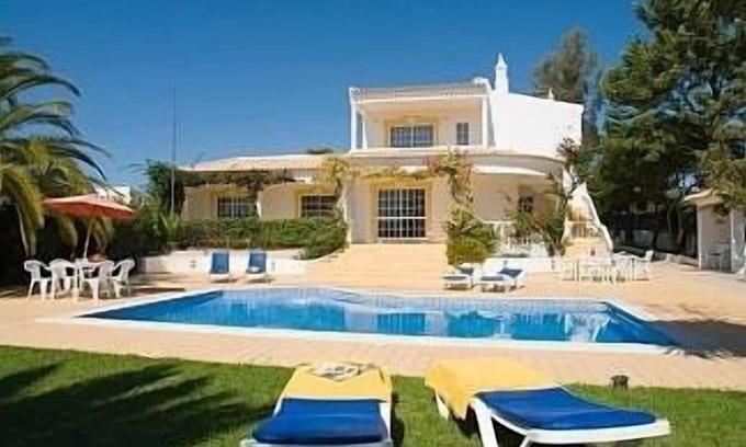 Olhos D'Agua Villa | Stunning 3-Bed Villa with Private Pool near Village