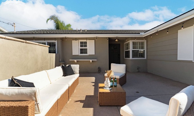 University City House | Perfect Getaway: 3 Bed Oasis with Pool, Spa & Game Room
