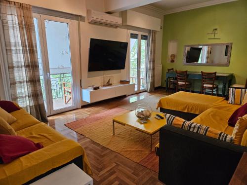 Ilisia Apartment | Top-Rated 3-Bed Condo in Ilisia, Megaro Mousikis