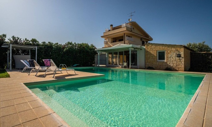 Syracuse Villa | Relaxing 3-Bedroom Villa with Pool Near Syracuse City