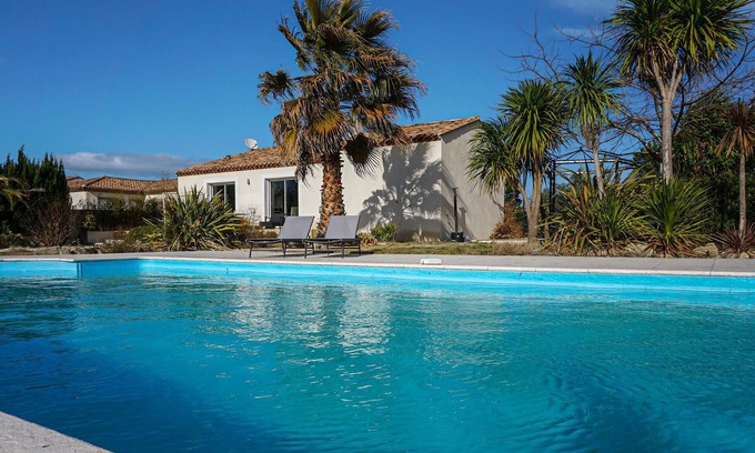Saint-Genies-de-Fontedit House | Cozy 3-Bedroom Stay in Saint-Génies-de-Fonted with Pool