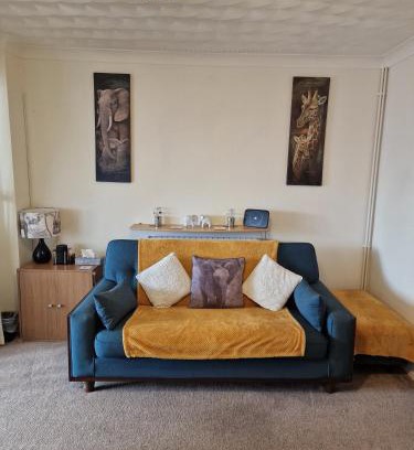 Wrexham House | 3 Bedroom - 1 Bathroom - Garden - Pet Friendly