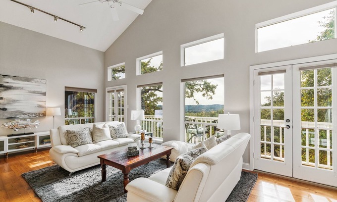 North Cat Mountain Condo | Bright 3 Bedroom Condo with Lake View and Breakfast Options