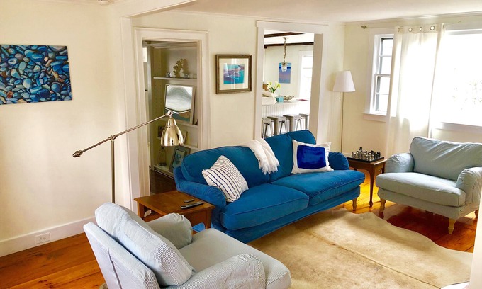 Nantucket Town House | Ideal 3 Bedroom Retreat Steps from Main Street & Harbor