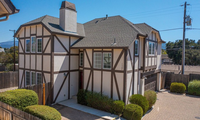 Solvang House | Elegant 3 Bedroom Retreat in Solvang Danish Village