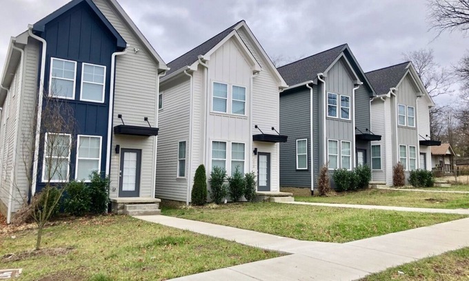 Radnor House | Cozy 3-Bedroom Retreat with Free Parking and Spa Access