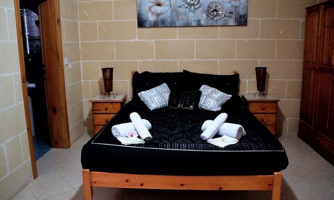 Qala Apartment | Oceanfront 3-Bedroom Apartment with Pool & Free Wi-Fi