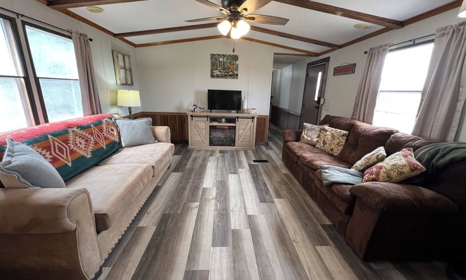 Neodesha House | 3-bedroom 2-bath home in tranquil Neodesha with AC, WiFi
