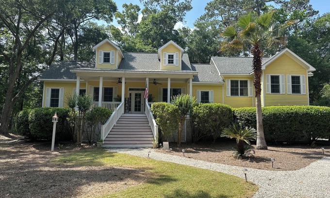 Melrose on the Beach House | Inviting 3-Bedroom Oasis with Pool and Ocean View