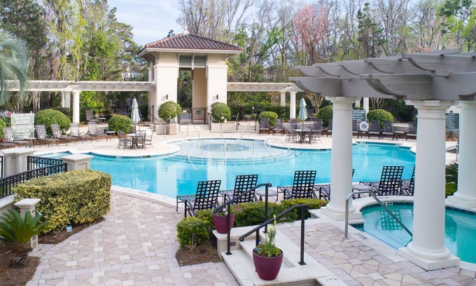 Shelter Cove Condo | Bright Villa with Harbour Views & Pool – Rated 9.8/10