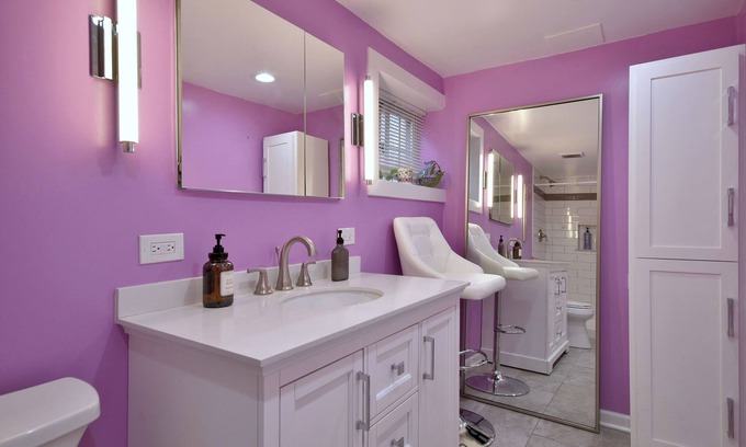 Oak Park House | 3 bedroom 3 Bathroom Parking included