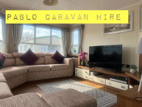Kinmel Bay Resort | Family-Friendly 3 Bedroom Caravan in Towyn - Pet Friendly!