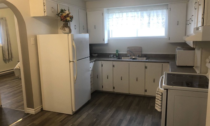 Grand Falls - Windsor House | Cozy 3 Bedroom Home with Backyard, BBQ & Fire Pit