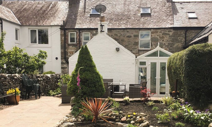 Gatehouse-of-Fleet Cottage | Exceptional 3 Bedroom Getaway in Gatehouse of Fleet