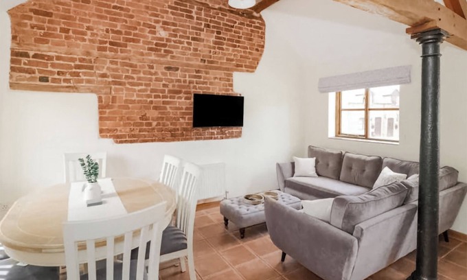 Church Stretton Cottage | Spacious 3 Bedroom Retreat in Church Stretton with Kitchen