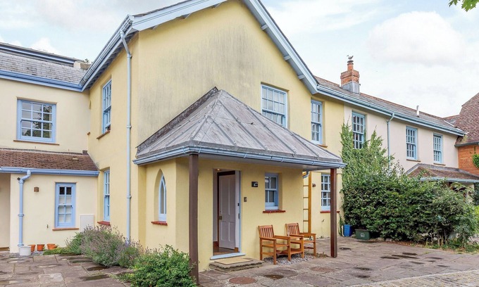 Ottery St Mary Cottage | Cozy 3-Bedroom Retreat in Ottery St Mary, Near Sidmouth