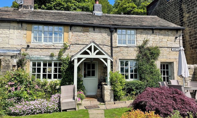Pecket Well Cottage | Inviting 3-Bedroom Retreat in Midgehole, Hebden Bridge