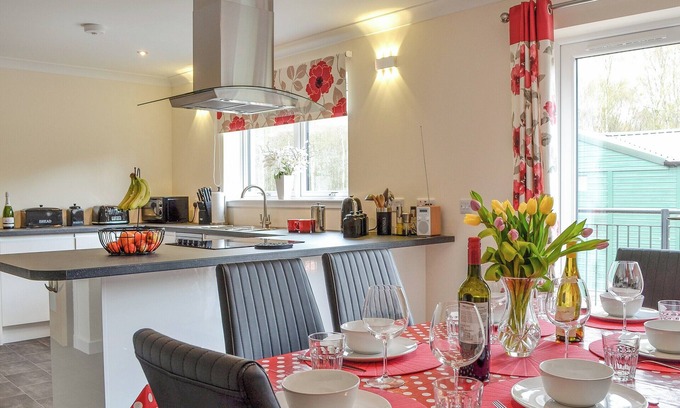 Laurencekirk Cottage | Relaxing Holiday Base with Ocean Views & Pet-Friendly Comfort