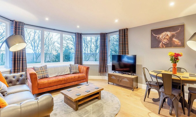 Portmahomack Cottage | Spacious 3 Bedroom Retreat with Oceanfront Views in Portmahomack