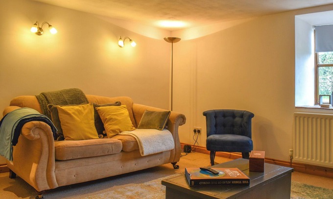 Newport Cottage | Comfortable 3 Bedroom Stay with Oceanfront Views
