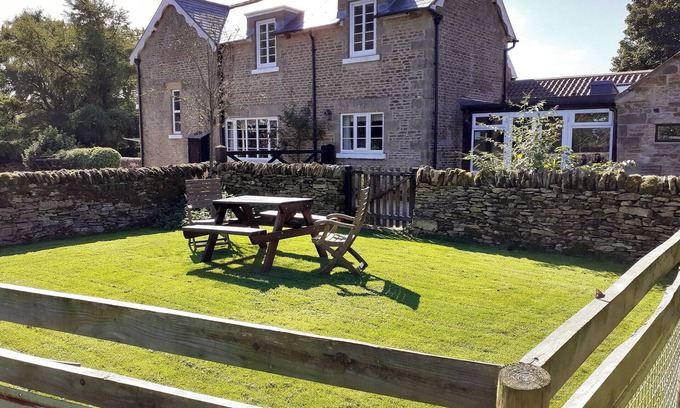 Broxa Cottage | Discover Barnscliff Heights: Ideal Family Retreat & Outdoor Base